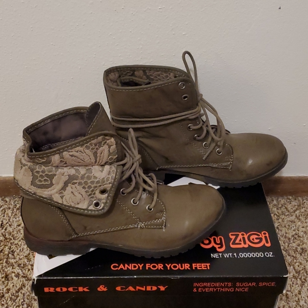 Ankle boots